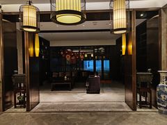 -铂逸梦秦酒店(横店梦幻谷店)