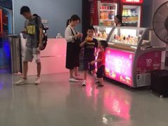 -嘿哟动霸CHUA·新潮玩运动娱乐中心·蹦床滑冰团建乐园