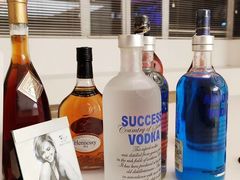 -卡罗酒店(东门晒布地铁站店)