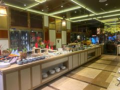-大中华希尔顿酒店-念自助餐·嗨啤·小龙虾