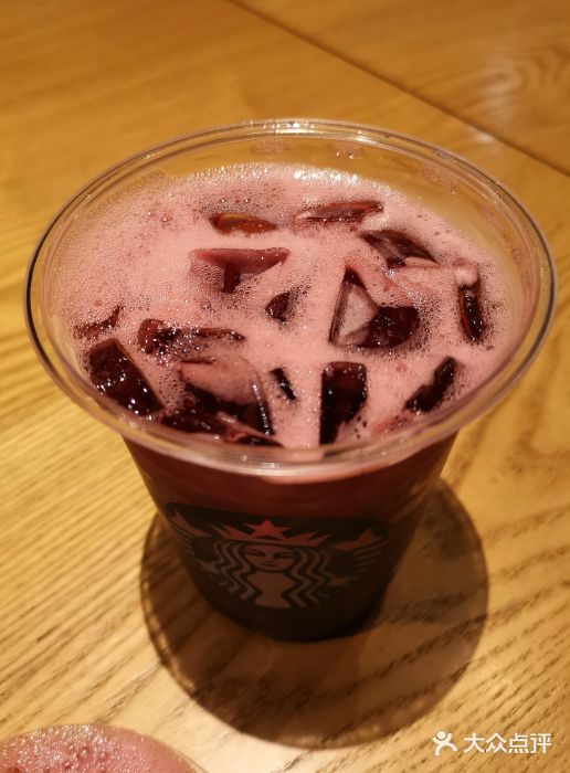 星巴克臻选(苏州时代广场店)冰摇红莓黑加仑图片