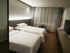 -珠海拱北口岸智选假日酒店