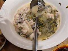 -严记小天府酸菜鱼(西四路店)