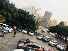 学校正门口-盐帮食坊•小河帮川菜(四川师大店)