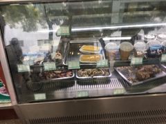 面包甜点陈列柜-护国寺小吃(新街口店)