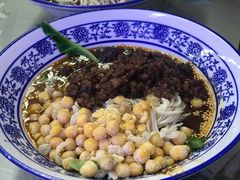 -渝之汇牛肉豌杂面