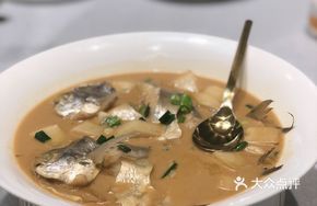 Home-style Braised Spanish Mackerel with Broad Beans
