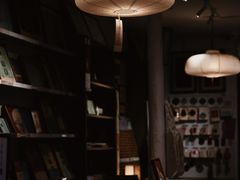 -邊城書店