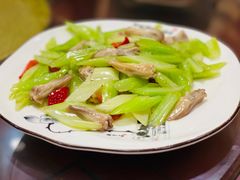 西芹炒鸭舌-广迎居老正兴菜馆