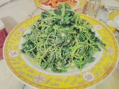 蒜蓉鸡毛菜-那家小馆•北京菜•烤鸭(香山店)