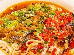 双椒鱼头-鱼王府大酒店