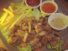 -三两三民谣咖啡清吧