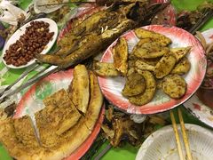 -布尔津河堤夜市