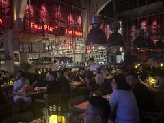 -FOUR PLAY BAR