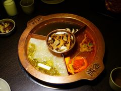 菌王奇香锅-滇釜火锅·能喝汤的火锅(车公庄店)