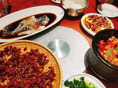 -万重锦·人文川菜馆(骡马市店)
