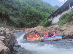 -安吉龙王山峡谷漂流