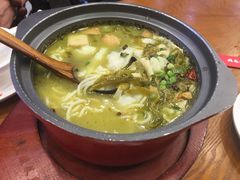 -周鱼小馆石锅酸菜鱼(活力汇店)