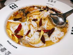 老坛酸菜鲈鱼-渔语鱼新川菜Bistro(万象天地店)