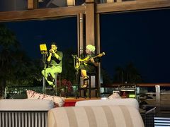 -亚龙湾喜来登·美景台大堂吧