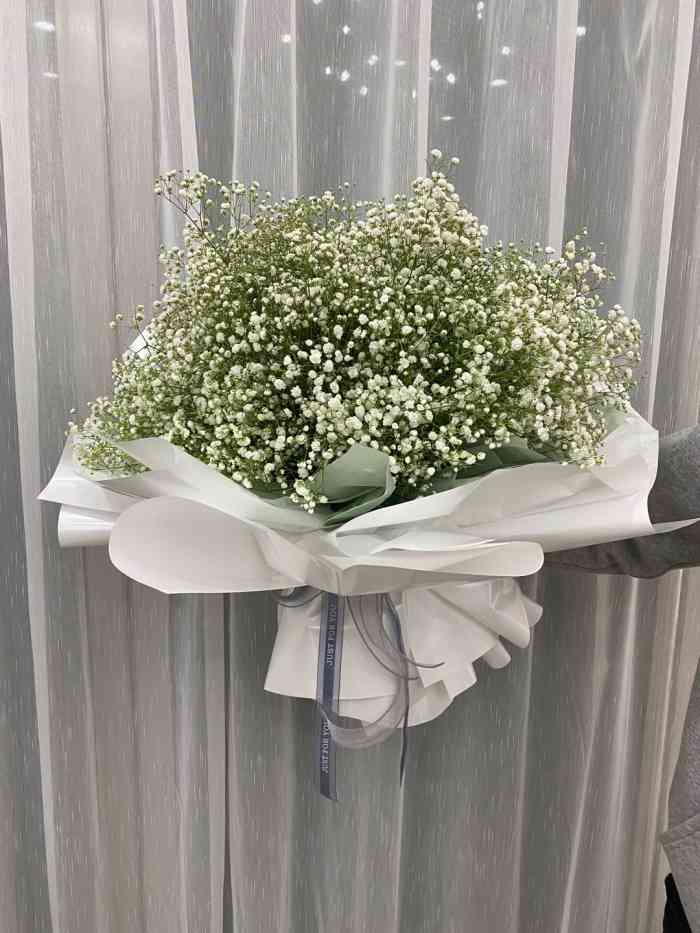 打分 非常大的一束满天星 卖家服务特别好 送货也很及时