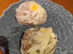 蛋黄芝士纸皮烧麦-鑫震源·苏式大虾生煎(山塘街店)