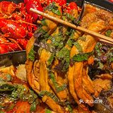 来南宁一定要去琅西村胡爷吃椰香小龙虾!