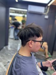 -藤野造型•烫染专业店