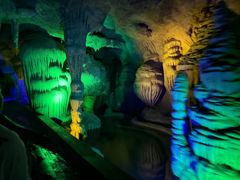 -泰安地下龙宫景区