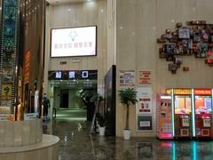 等候区-武汉华夏国际影城(鲁广店)
