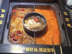 -老牌坊云南鱼豆花火锅(哈西万达店)