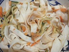 -王府井奥莱棋盘山小镇