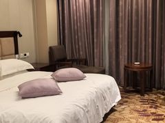 -峨眉山世纪阳光大酒店(峨眉高铁站店)