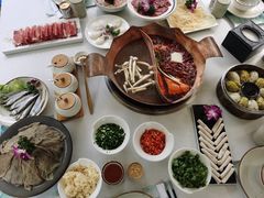 -墨居上隐·院子里火锅(峨眉店)