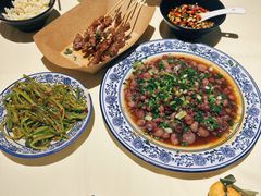-罗霸蛮老岳阳大排档·鲜货烧烤·土吊子煨砂锅烧菜