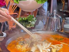 -野山舂·贵州现舂酸汤火锅(鸿通城店)