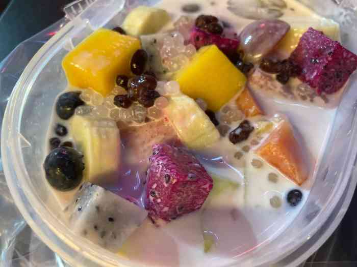 千果艺水果捞(亲橙里店)-"新开的门店,装修比较精致,老板态度各方面.