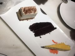 -PRADA普拉达(国际广场店)