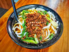 -丽虹云南过桥米线(兴工街店)