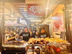 -席娜卡琳火车铁道夜市