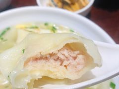 刀鱼馄饨-老半斋(福州路店)