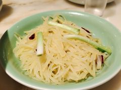 酸辣土豆丝-弄堂里(滨江龙湖天街店)