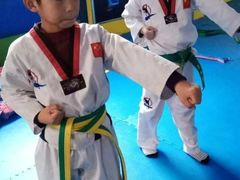 -嗨动跆拳道体能馆(菜百店)