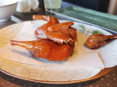 脆皮乳鸽-新荣记(BFC外滩金融中心店)