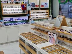 -光明眼镜·蔡司授权(九亭U天地店)