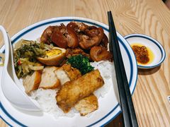 酱肉糯猪手拼四点金-潮巷·老潮汕美食集市(欢乐港湾店)
