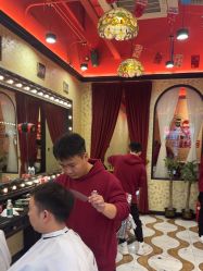 -东方先生国潮男士理发馆