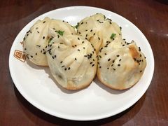 鲜肉生煎-老半斋(福州路店)