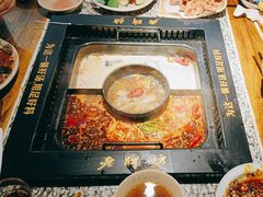 -老牌坊云南鱼豆花火锅(哈西万达店)