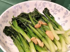 拍蒜广东菜心-誉八仙粤菜(万象天地店)